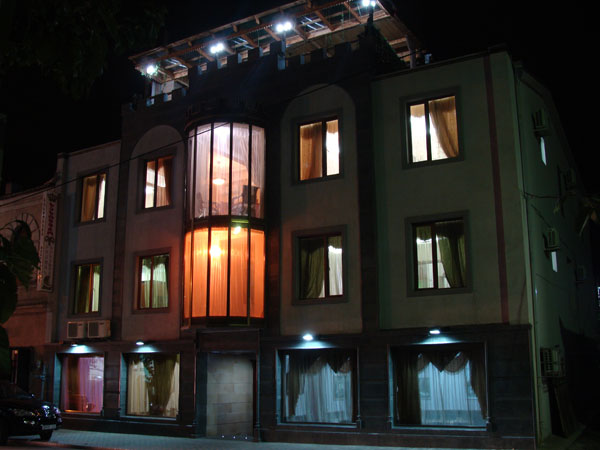 aieti_palace.jpg aieti_palace.jpg