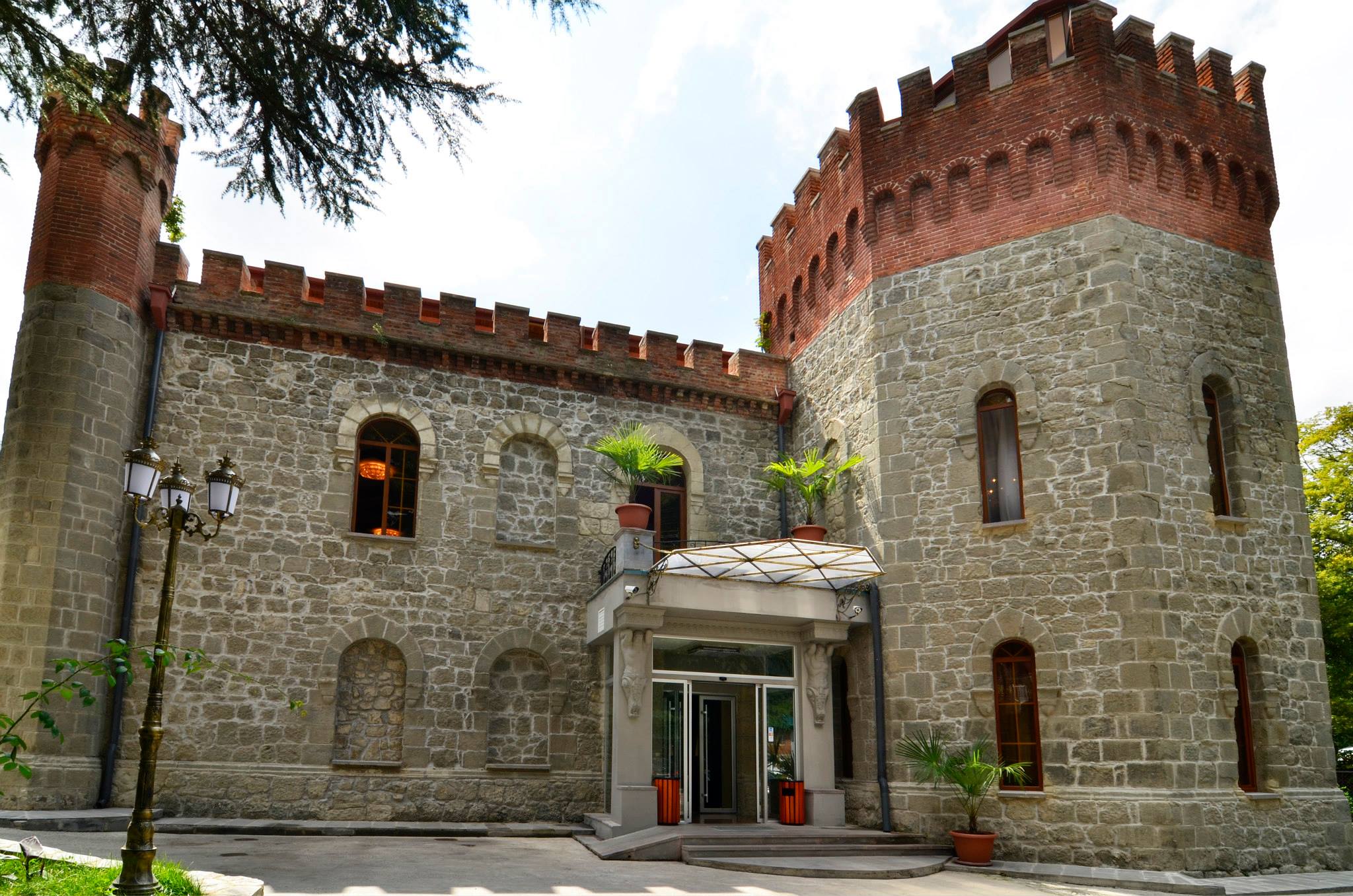 borjomi_palace.jpg borjomi_palace.jpg