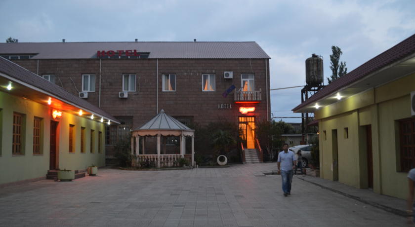 hotel-tirifi.jpg hotel-tirifi.jpg