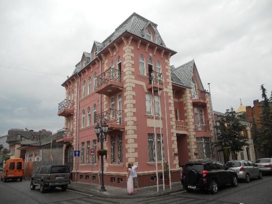 hotel_rcheuli_vila.jpg hotel_rcheuli_vila.jpg