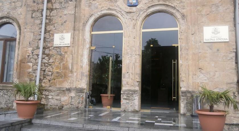 rcheuli_palace.jpg rcheuli_palace.jpg